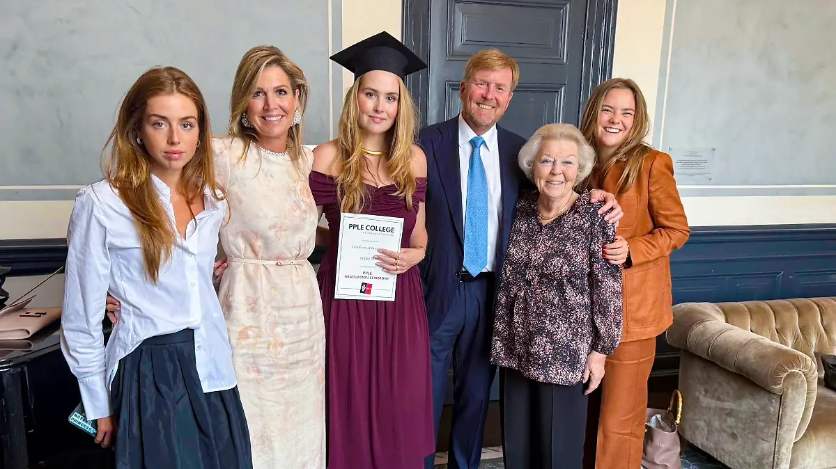 Prinzessin Alexia, Königin Máxima, Prinzessin Amalia, König Willem-Alexander, Ex-Königin Beatrix, Prinzessin Ariane