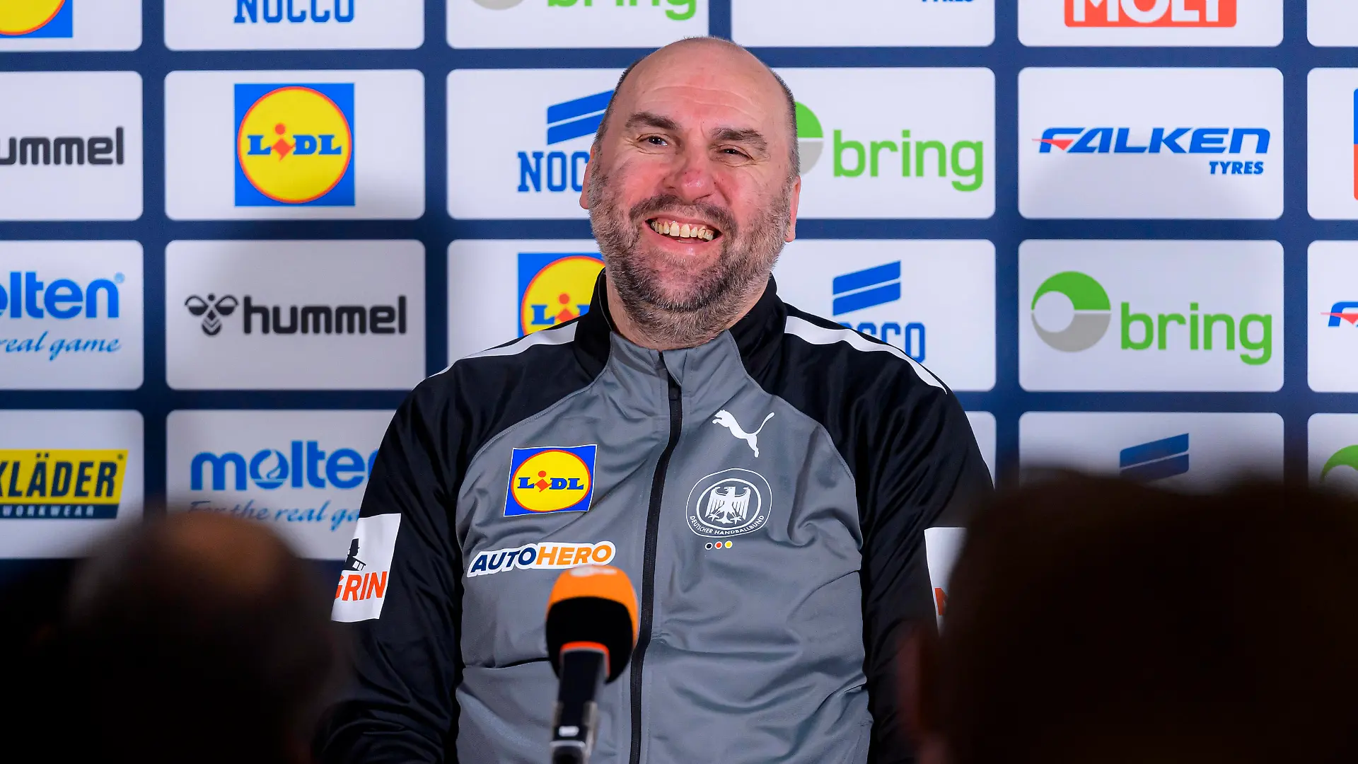 Katowice, 16. Januar 2023: Handball IHF WM, Vorrunde, Gruppe E, Deutschland - Media Day Co-Trainer Erik Wudtke Deutschland lachend / laechelnd / gut gelaunt / grinst / grinsend / Katowice Spodek Arena Polen *** Katowice, 16 January 2023 Handball IHF World Championship, Preliminary Round, Group E, Germany Media Day Co Coach Erik Wudtke Germany laughing smiling good mood grinning Katowice Spodek Arena Poland