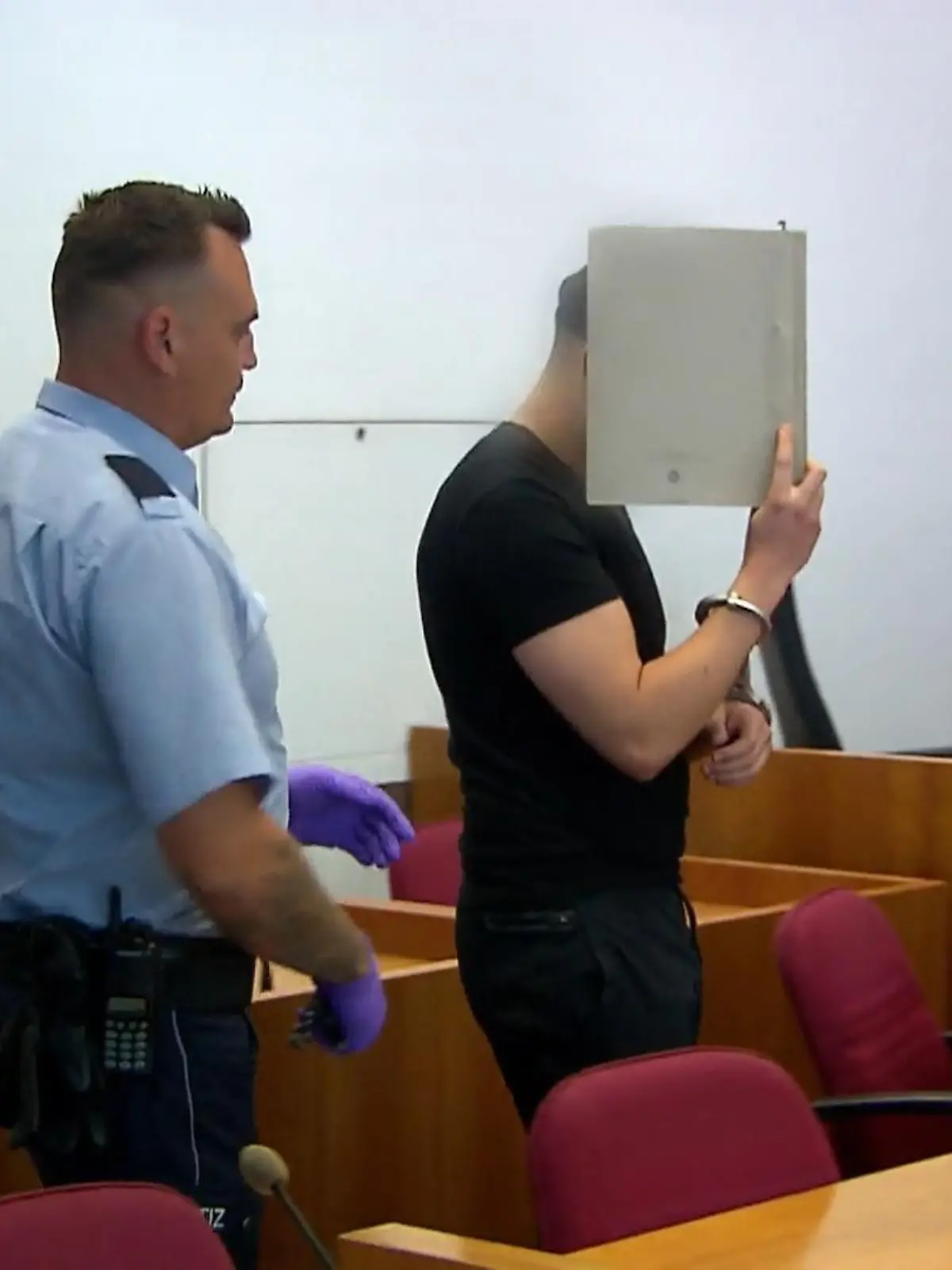 Bild zu: "Vater soll zwei Monate altes Kind misshandelt haben"