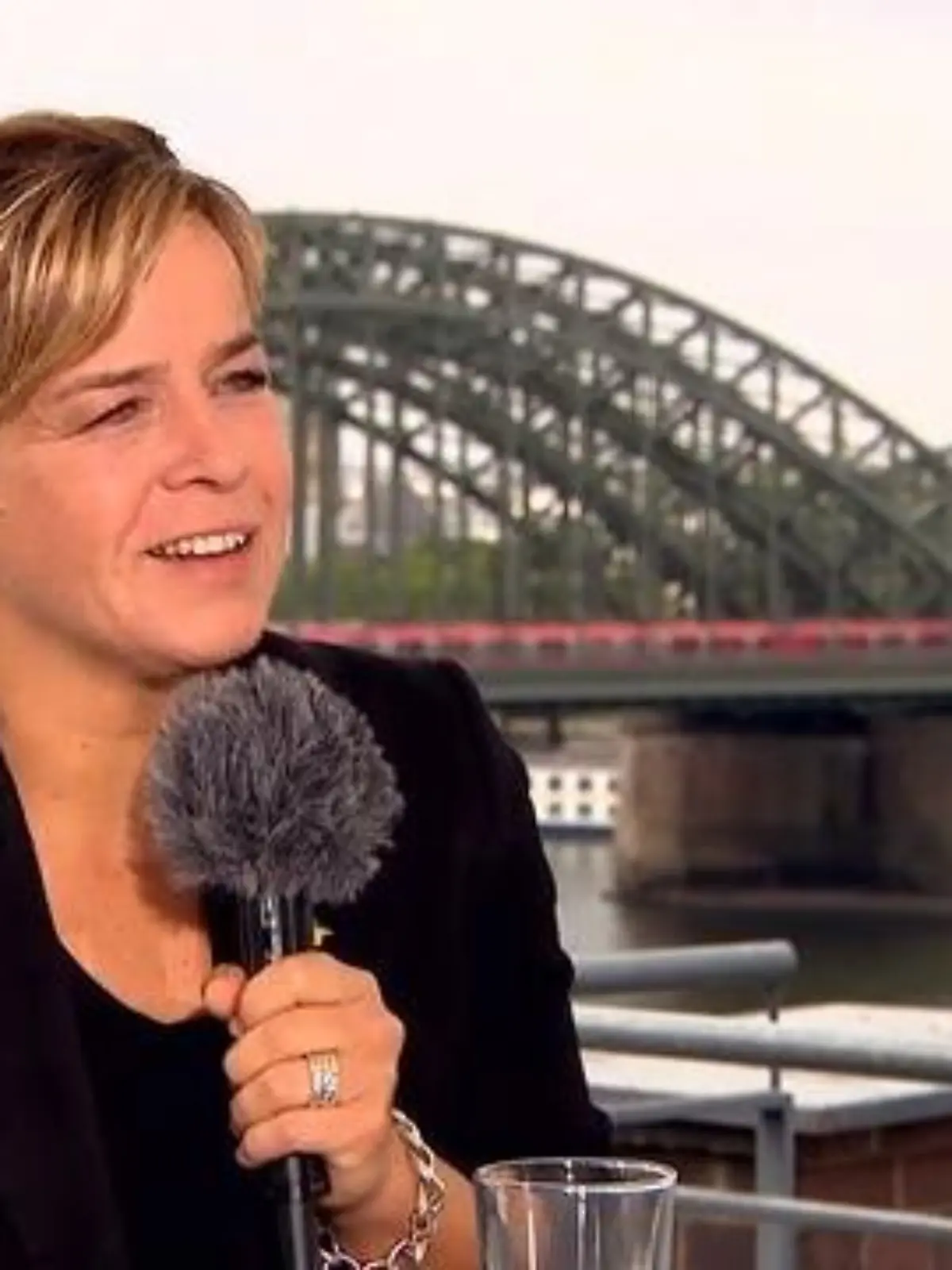 Bild zu: "Sommerinterview mit Mona Neubaur (Grüne)"