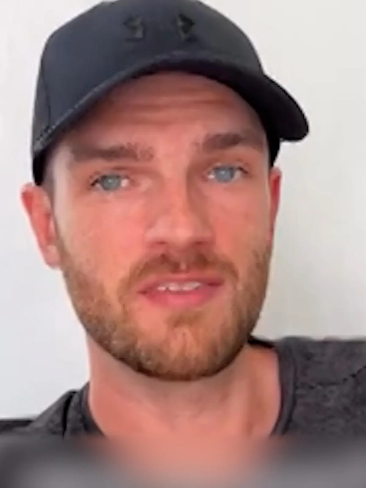 Influencer will mit Durchsage sein Leben retten – dafür wird er böse angefeindet