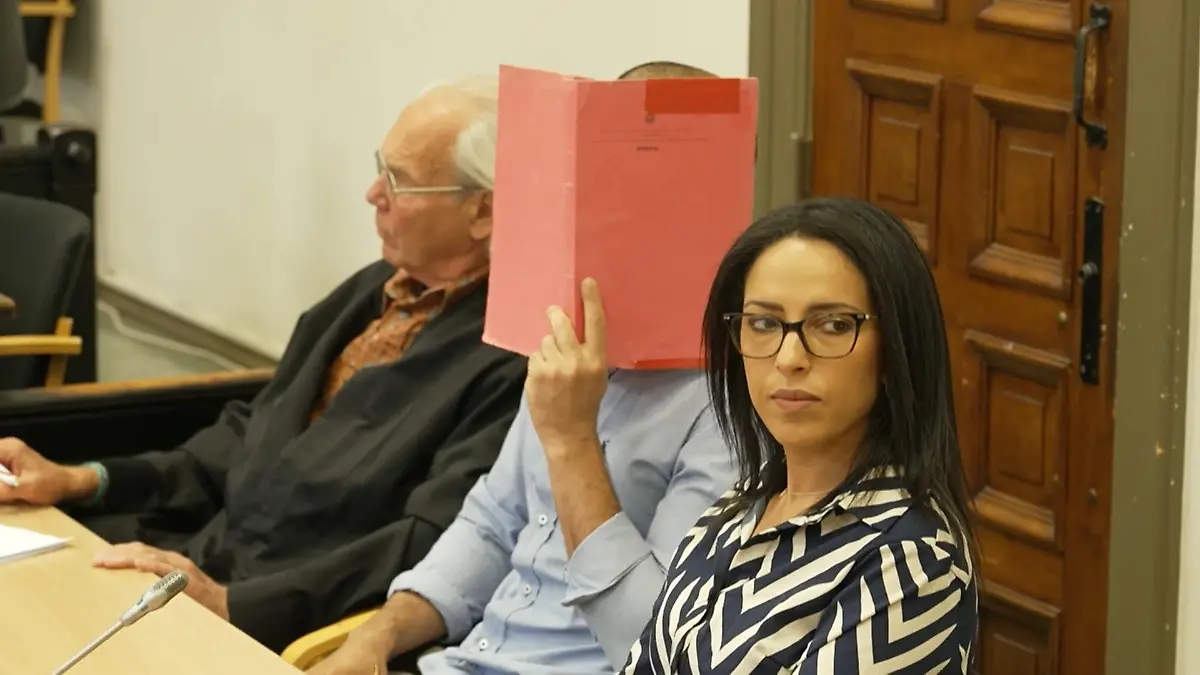 Deborah springt aus Angst vor ihrem Partner vom Balkon und stirbt Lange Haftstrafe für Freund