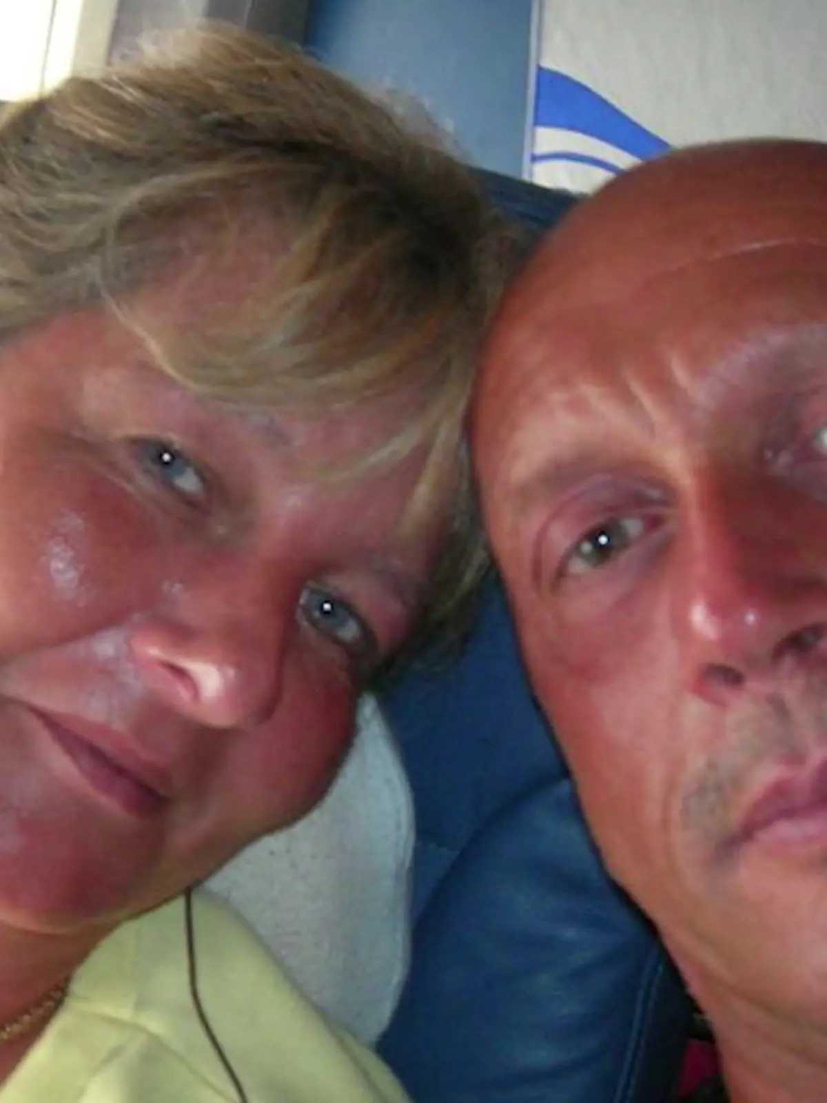 Bild zu: "Familie in tiefer Trauer "