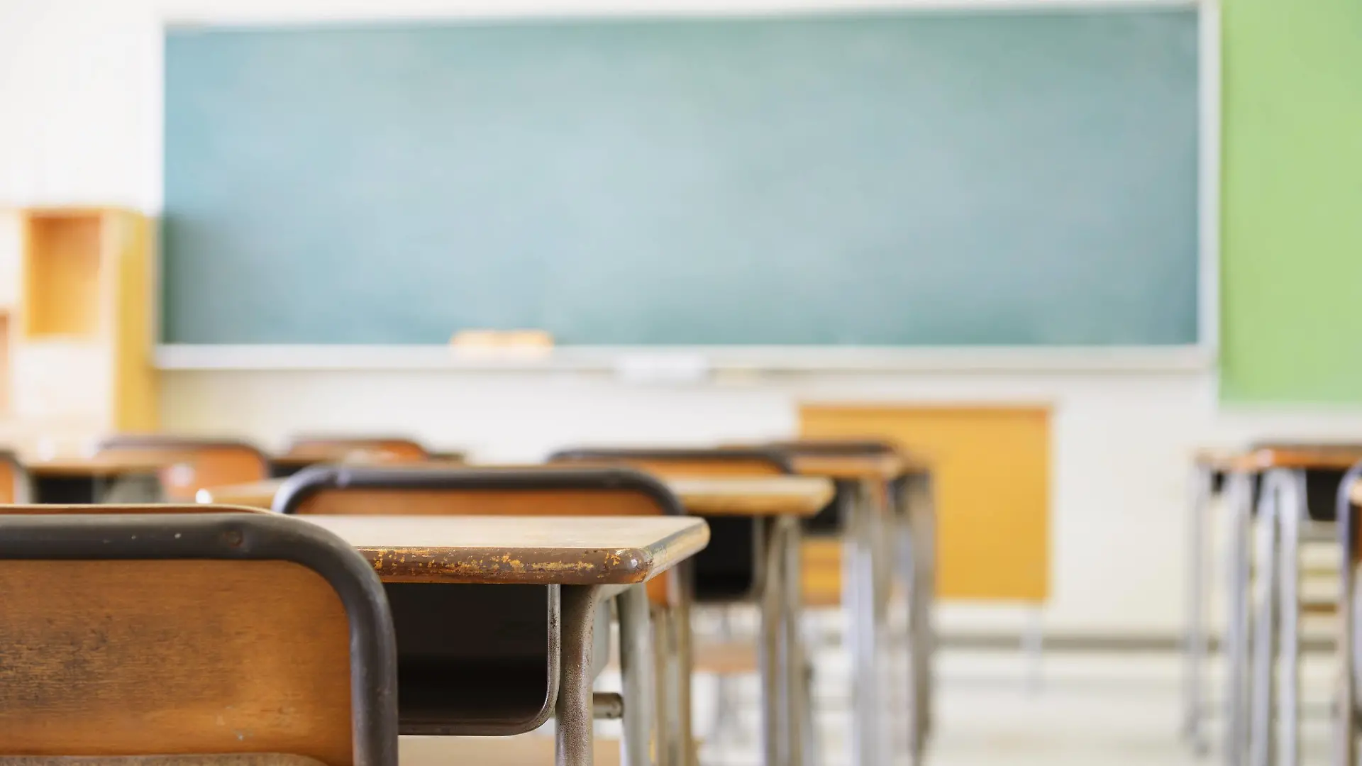 Empty high school classroom PUBLICATIONxINxGERxSUIxAUTxHUNxONLY dlrg000656