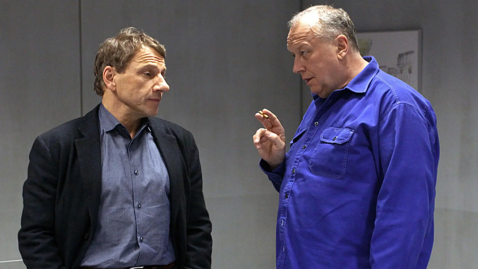 Lannert (Richy Müller) befragt den inhaftierten Architekten von Mayer (Thomas Thieme)