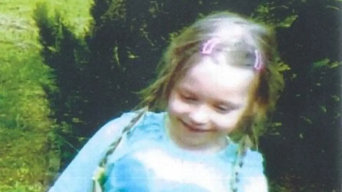HANDOUT - ARCHIV - Das von der Polizeidirektion Sachsen-Anhalt Nord am 05.05.2015 veröffentlichte Foto zeigt die seit dem 02.05.2015 vermisste fünfjährige Inga. dpa (zu dpa «Spezialhunde suchen in der Börde nach vermisster Inga» vom 19.06.2015) ACHTUNG: Nur zur redaktionellen Verwendung im Zusammenhang mit der aktuellen Berichterstattung während der öffentlichen Fahndung und mit vollständiger Nennung der Quelle: «Foto: Polizeidirektion Sachsen-Anhalt Nord/dpa» +++(c) dpa - Bildfunk+++