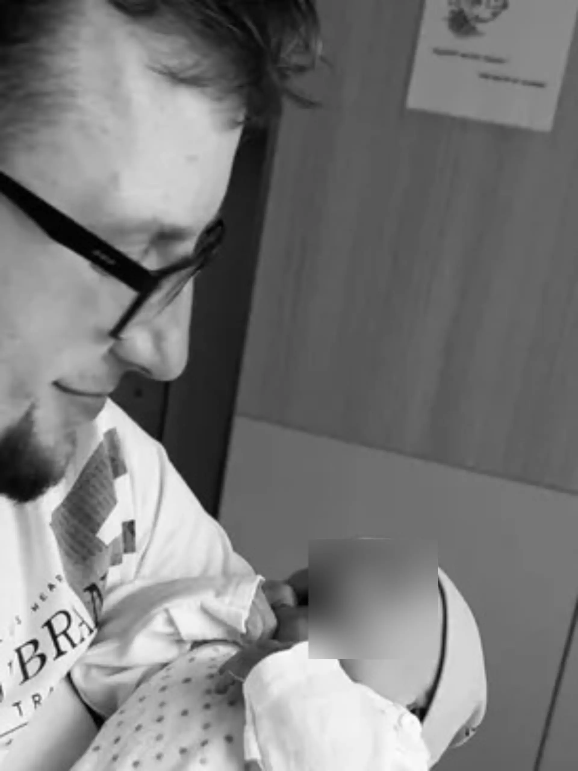 Der vierfache Vater aus Niedersachsen stirbt plötzlich an Herzversagen.