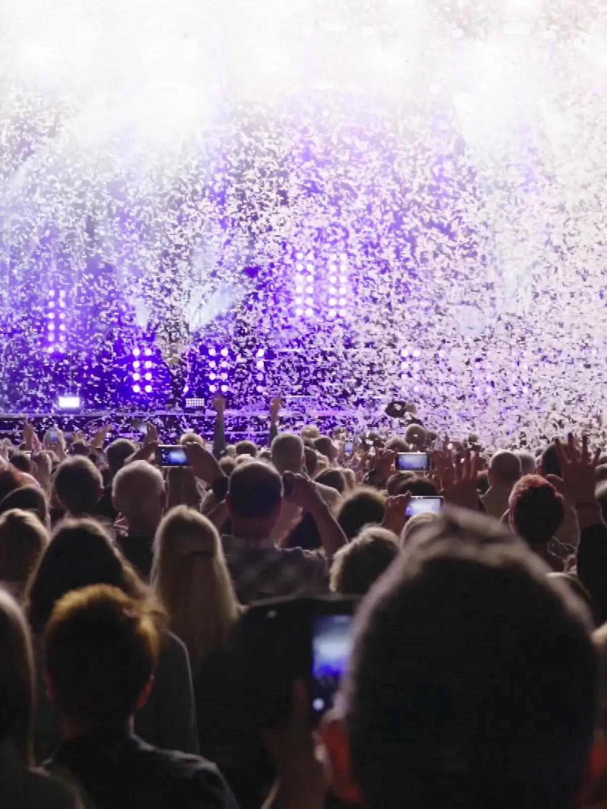 Bild zu: "RTL Hessen präsentiert den Gießener Kultursommer u.a. mit Ronan Keating, Samu Haber und Rea Garvey"