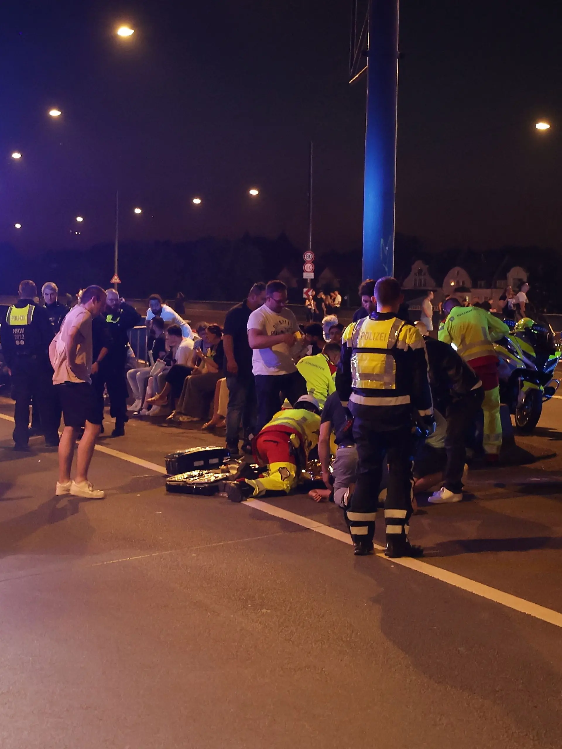 Beim Abschlussfeuerwerk der Rheinkirmes wurden vier Besucher schwer verletzt.