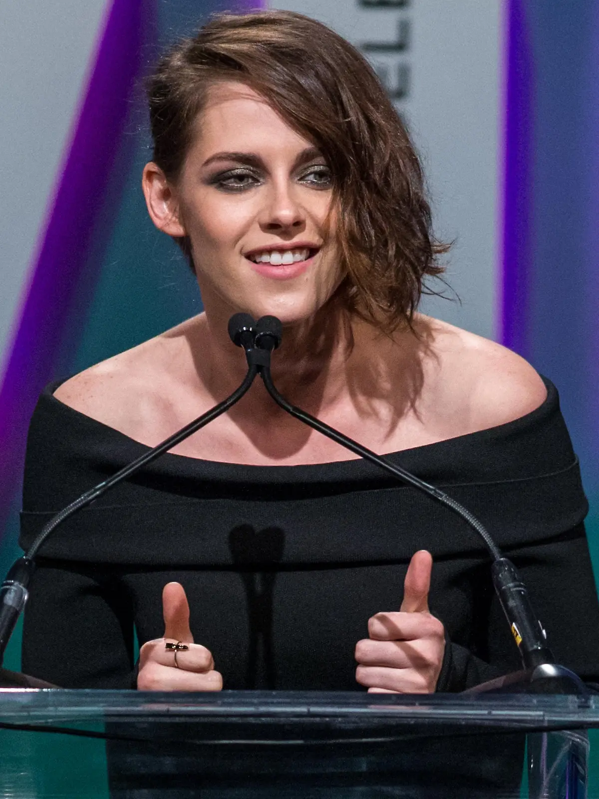 Kristen Stewart speaks at the Women in Film 2015 Crystal And Lucy Awards at the Hyatt Regency Century Plaza on Tuesday, June 16, 2015 in Los Angeles. (Photo by Paul A. Hebert/Invision/AP)