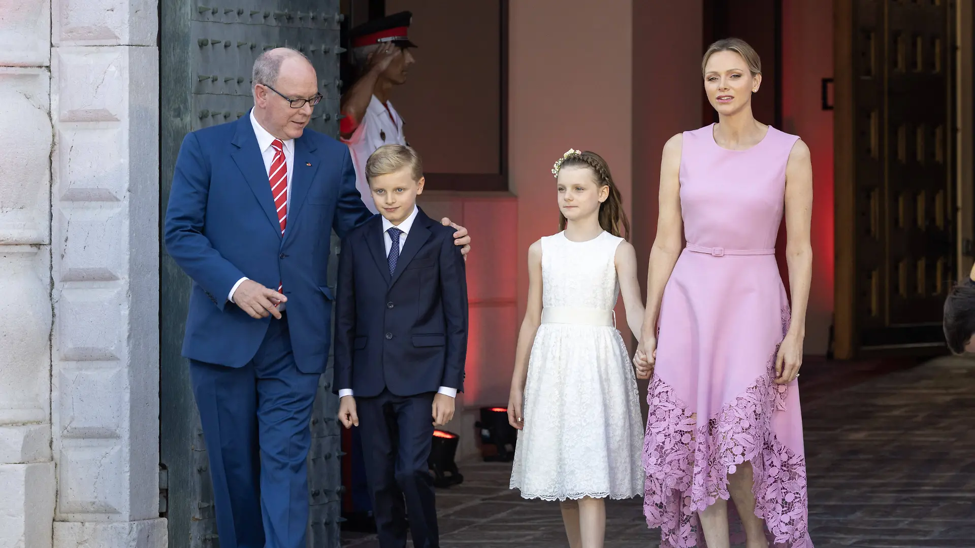 Fürst Albert von Monaco, Fürstin Charlène von Monaco und ihre Kinder Prinz Jacques und Prinzessin Gabriella