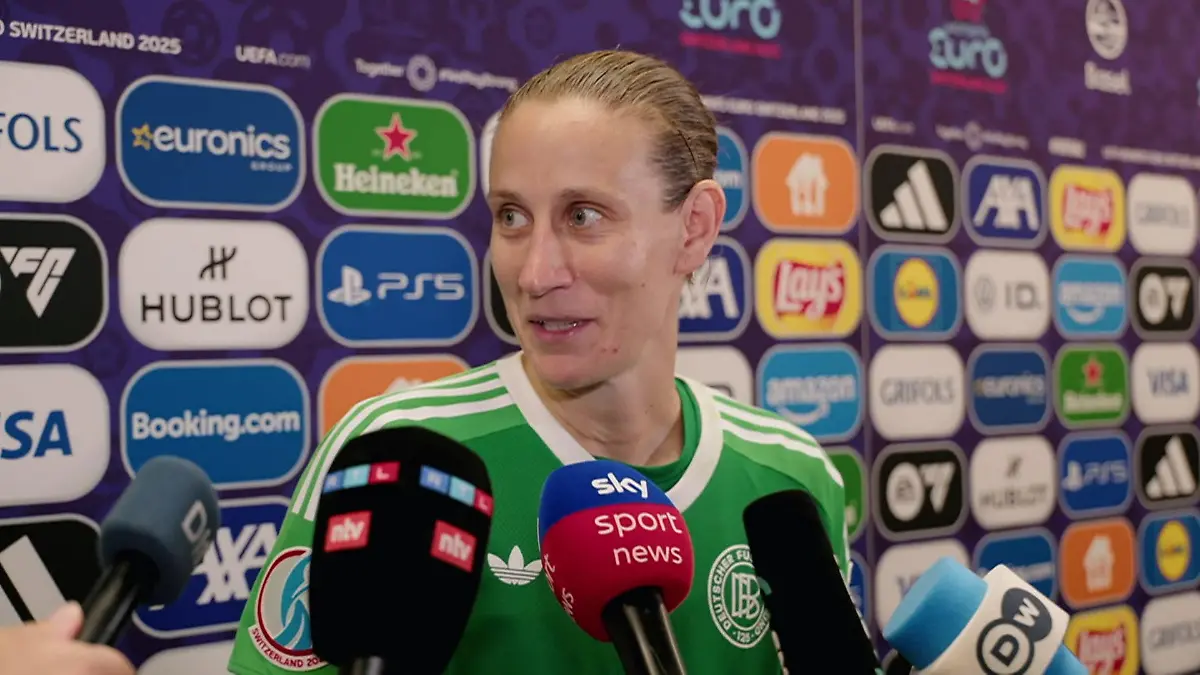 "Mein Opa findet immer super Worte" DFB-Torhüterin emotional