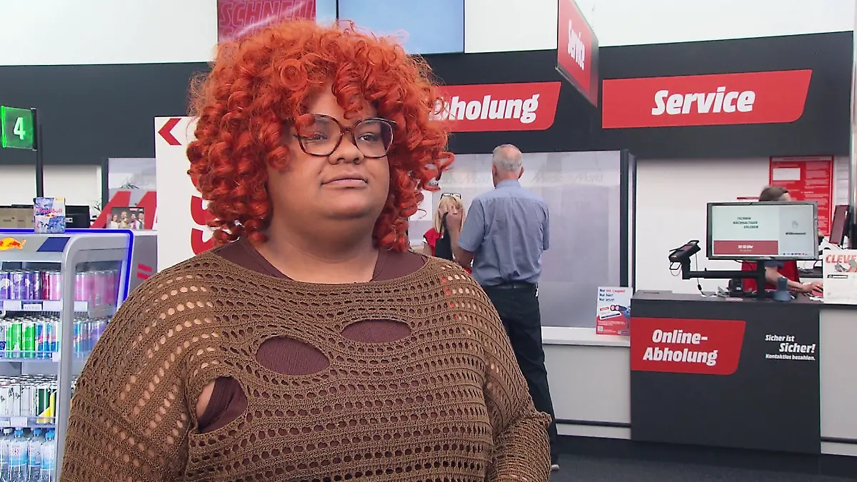 Media-Markt-Mitarbeiterin Adesua