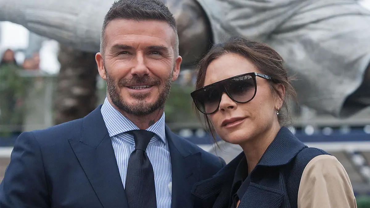 Victoria Beckham zieht ihren Mann David in einem Instagram-Clip für einen Haarschneide-Unfall auf. (Archivbild)