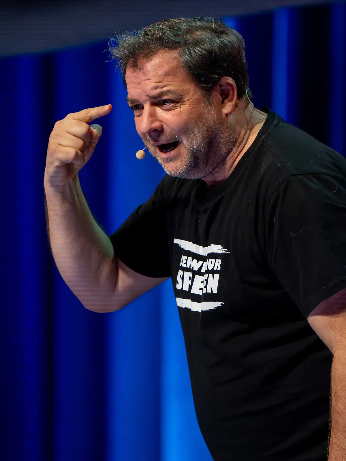 Martin Rütter während eines Bühnenauftritts