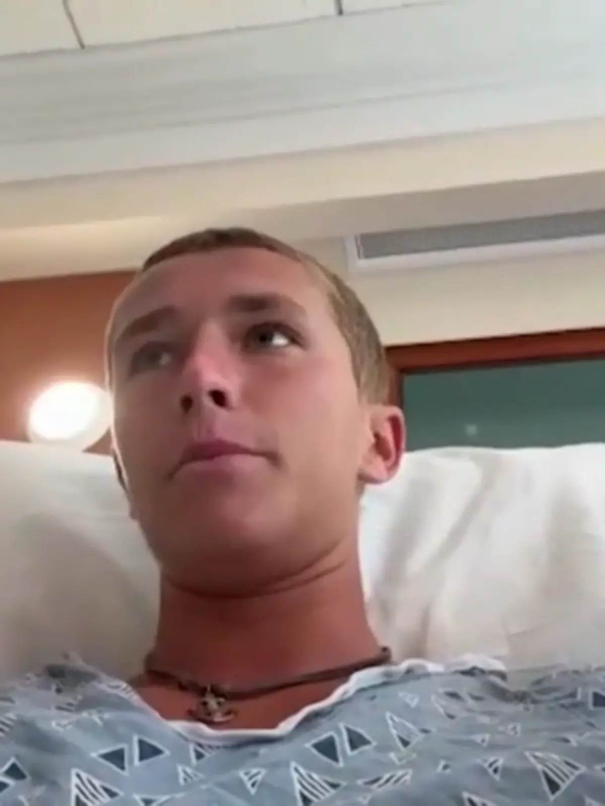 Bild zu: "„Hatte meinen Fuß eine ganze Weile im Maul“ – Sam (18) überlebt Hai-Attacke"