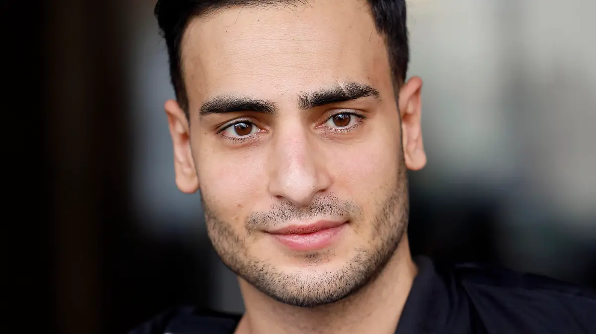 Timur Ülker bei der Abfahrt zu den Dreharbeiten der RTL-Tanzshow 'Let's Dance 2022' in den MMC-Studios in Köln Ossendorf. Köln, 18.02.2022