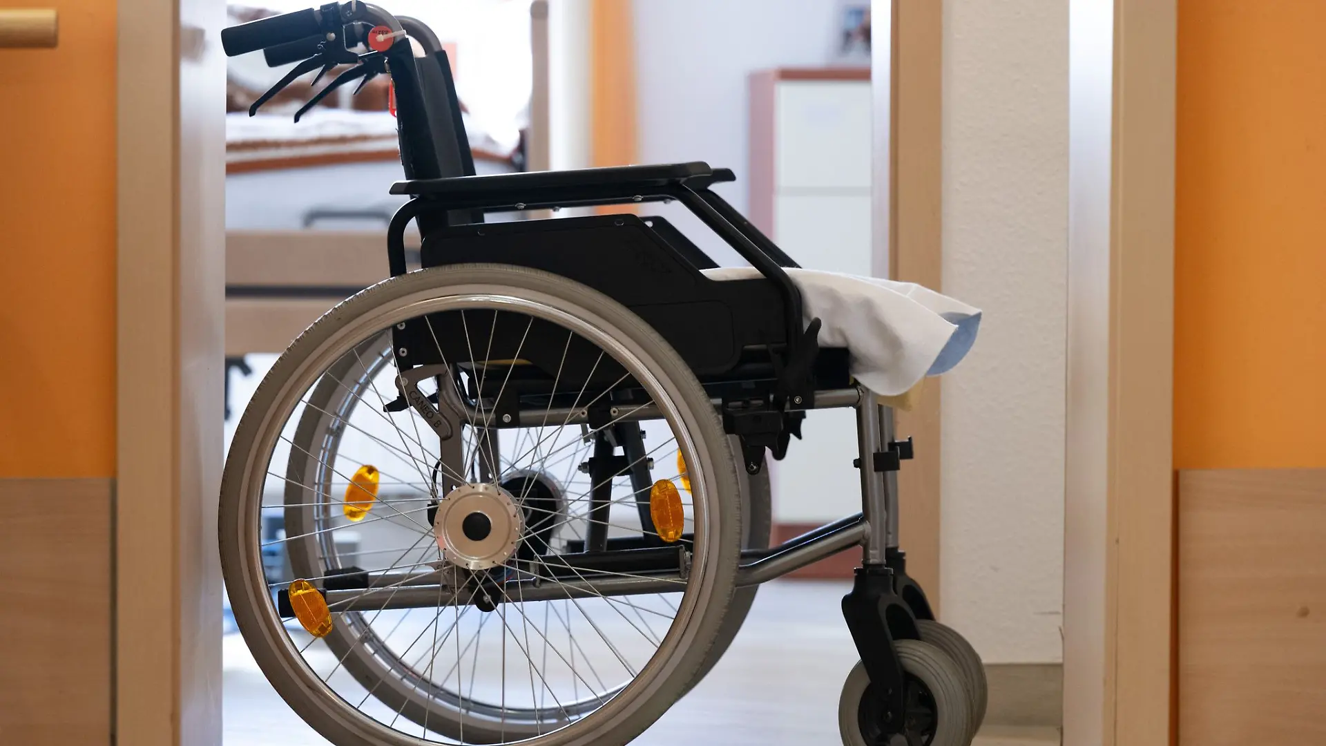 Im Schnitt müssen Pflegebedürftige in Thüringen nach neuesten Zahlen 2.909 Euro für den Platz im Pflegeheim zuzahlen. (Symbolfoto)