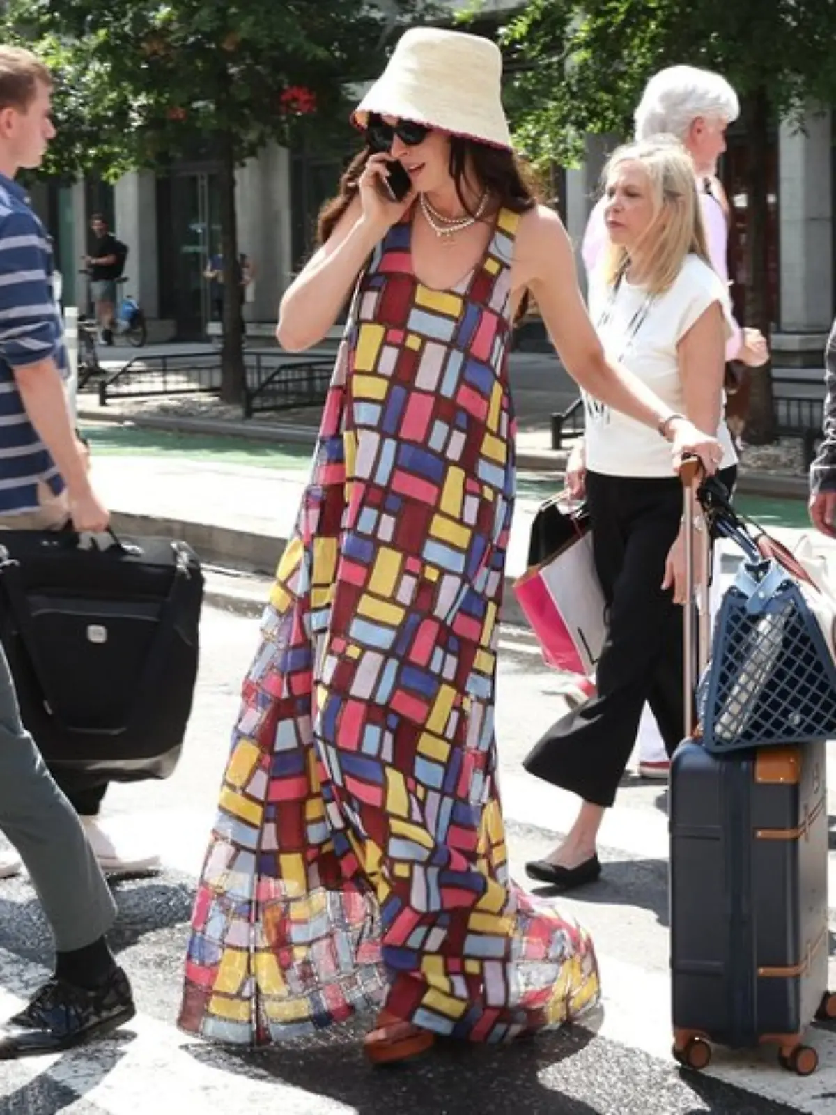 Anne Hathaway ist zurück in ihrer Rolle der Andy Sachs. 