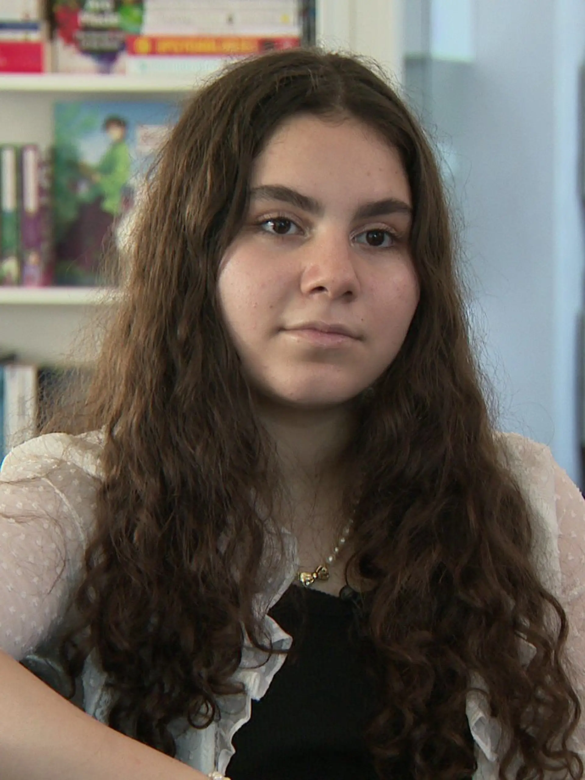 Bild zu: "Abitur mit 15 Jahren! Doch die Schule machte Adela krank"