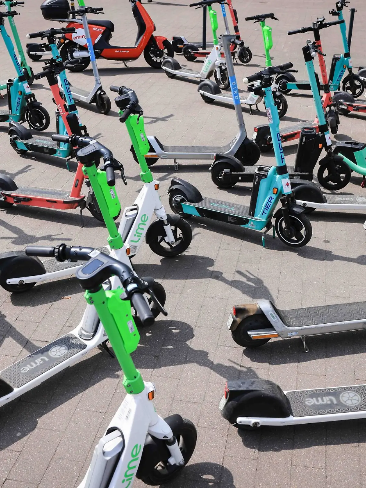 Bild zu: "Immer mehr E-Scooter-Tote in Deutschland"