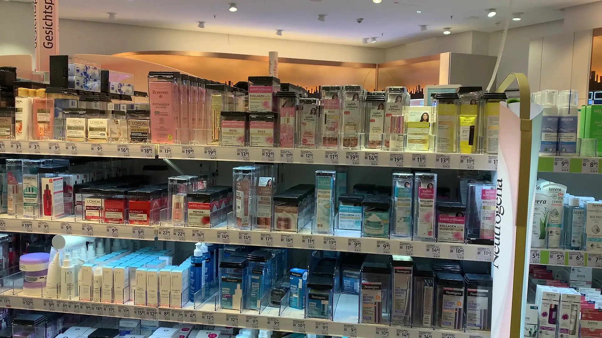 Auch in Drogeriemärkten sieht man vermehrt gesicherte Produkte.