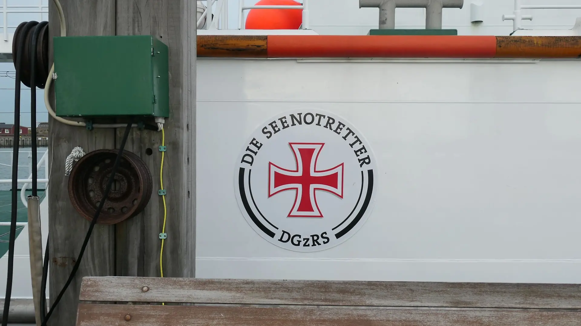 Die Seenotretter sind einem Einhandsegler zu Hilfe gekommen. (Symbolbild)
