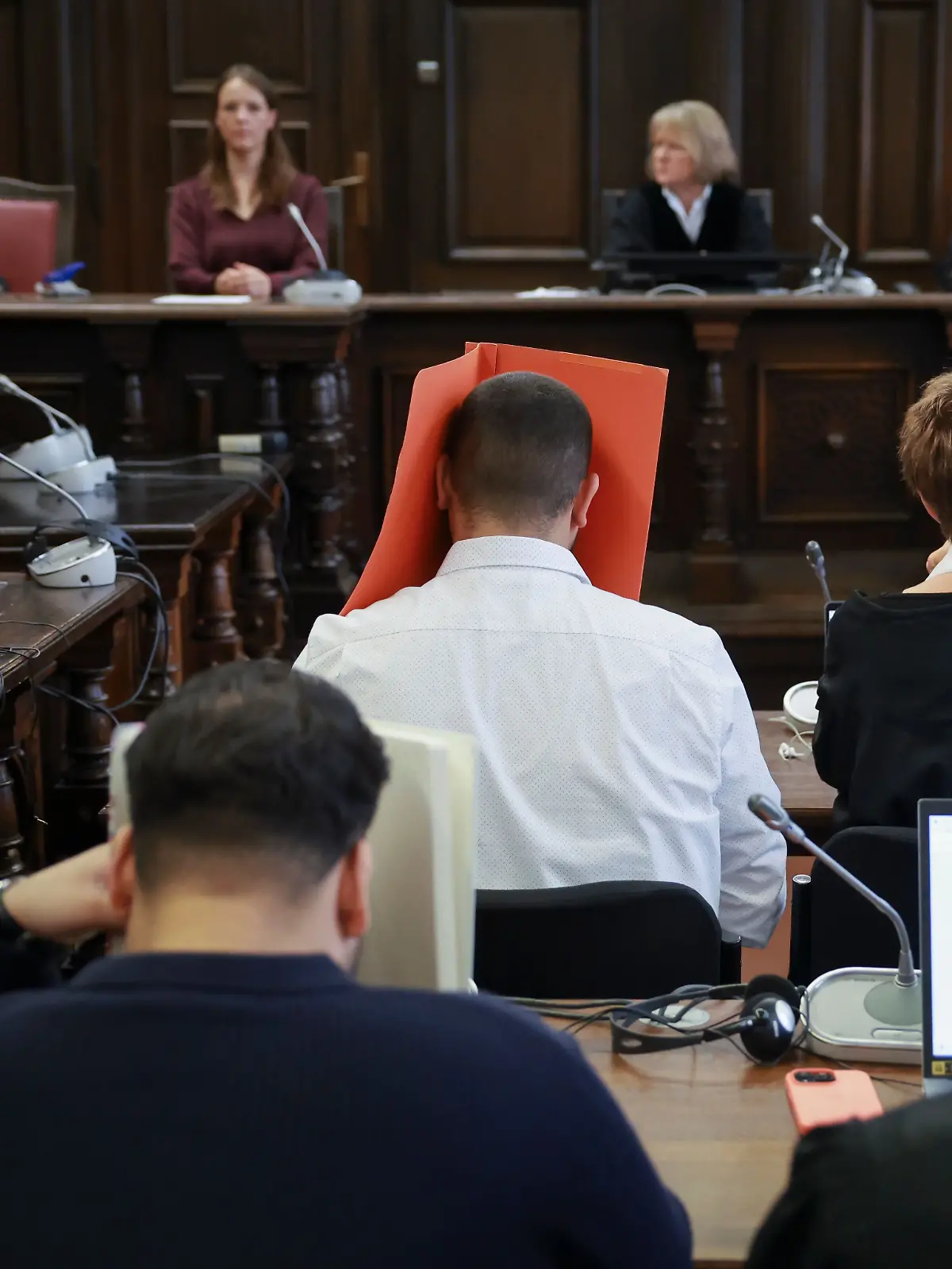 23.07.2025, Hamburg: In dem Mordprozess wegen eines illegalen Autorennens am 26.8.2024, bei dem ein Zweijähriger tödlich verletzt wurde, ist ein Urteil gefallen.