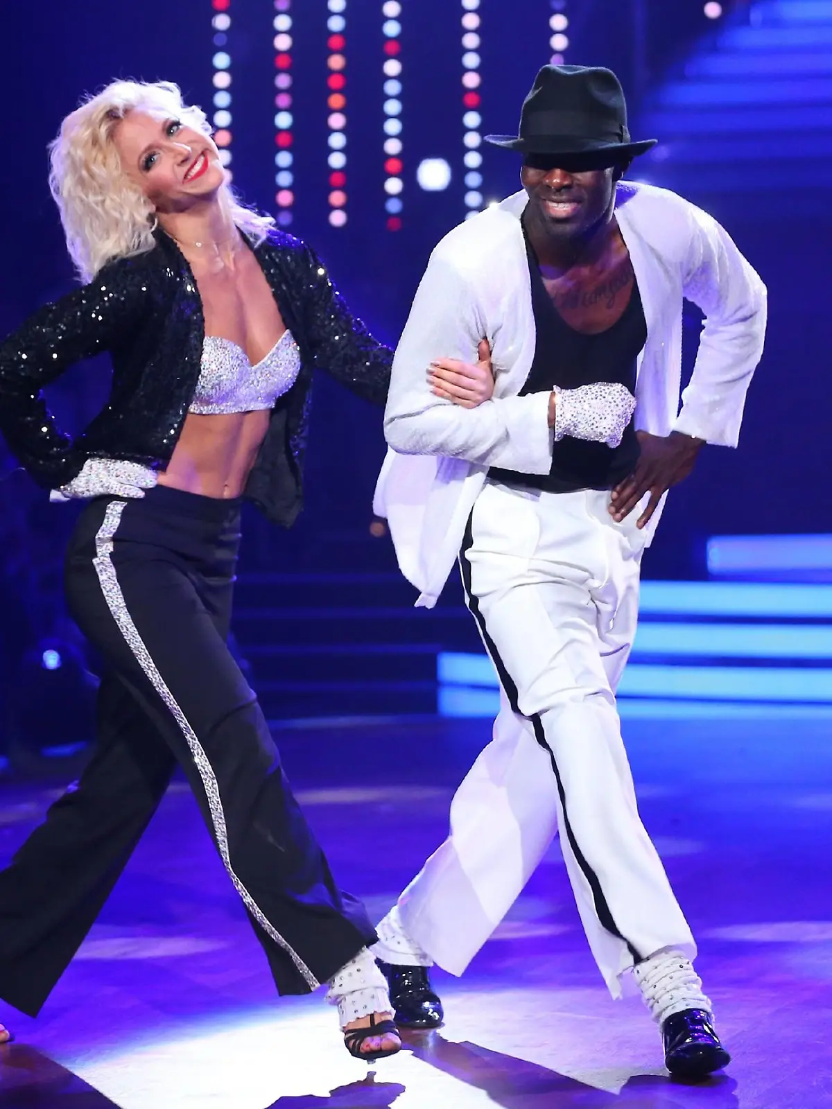 Hans Sarpei und Kathrin Menzinger    Verwendung der Bilder für Online-Medien ausschließlich mit folgender Verlinkung: 'Alle Infos zu 'Let's Dance' im Special bei RTL.de: http://www.rtl.de/cms/sendungen/show/lets-dance.html