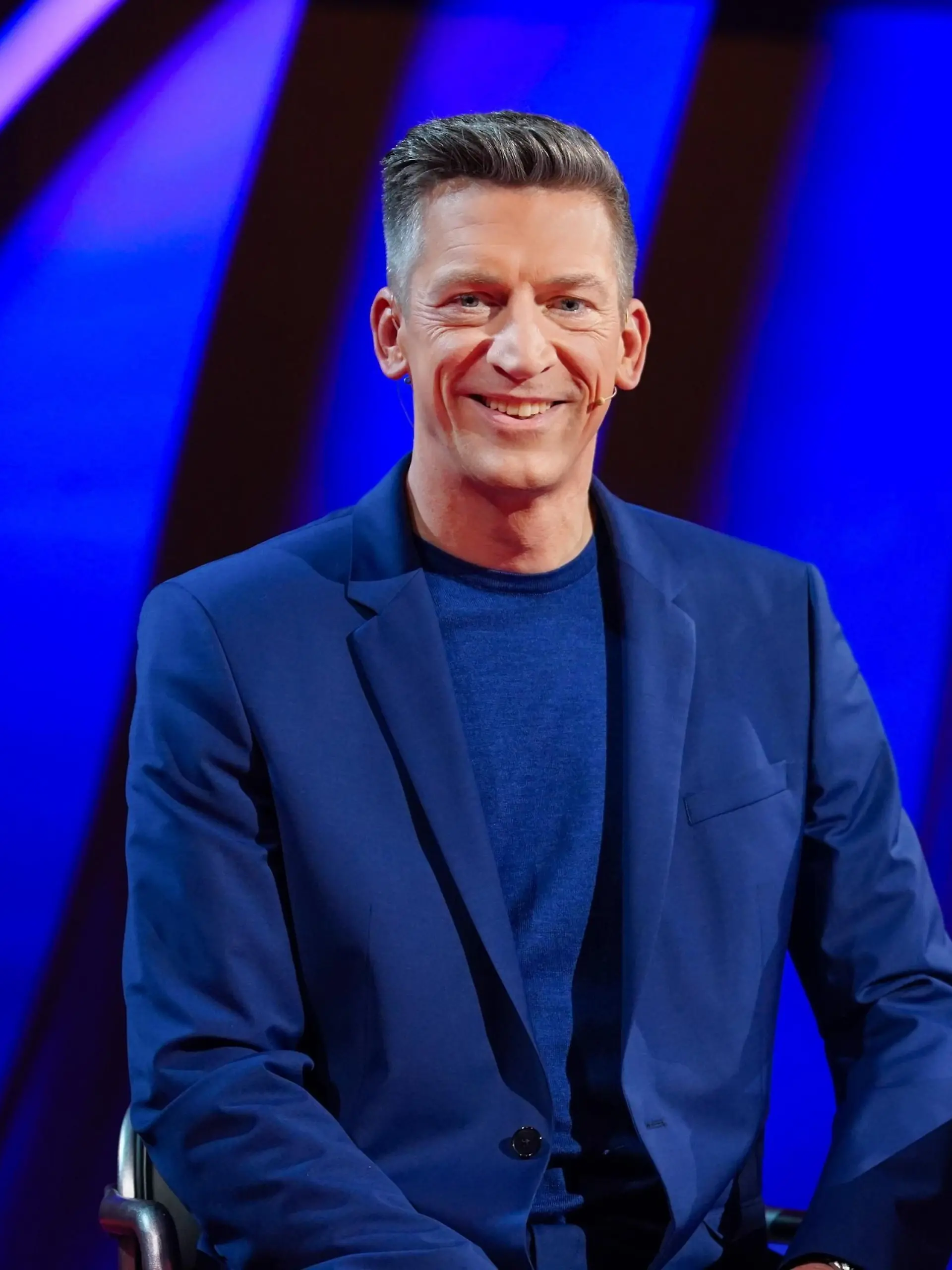 Steffen Hallaschka moderiert die Quiz-Show „7 Richtige – Das Quiz der Besserwisser”.