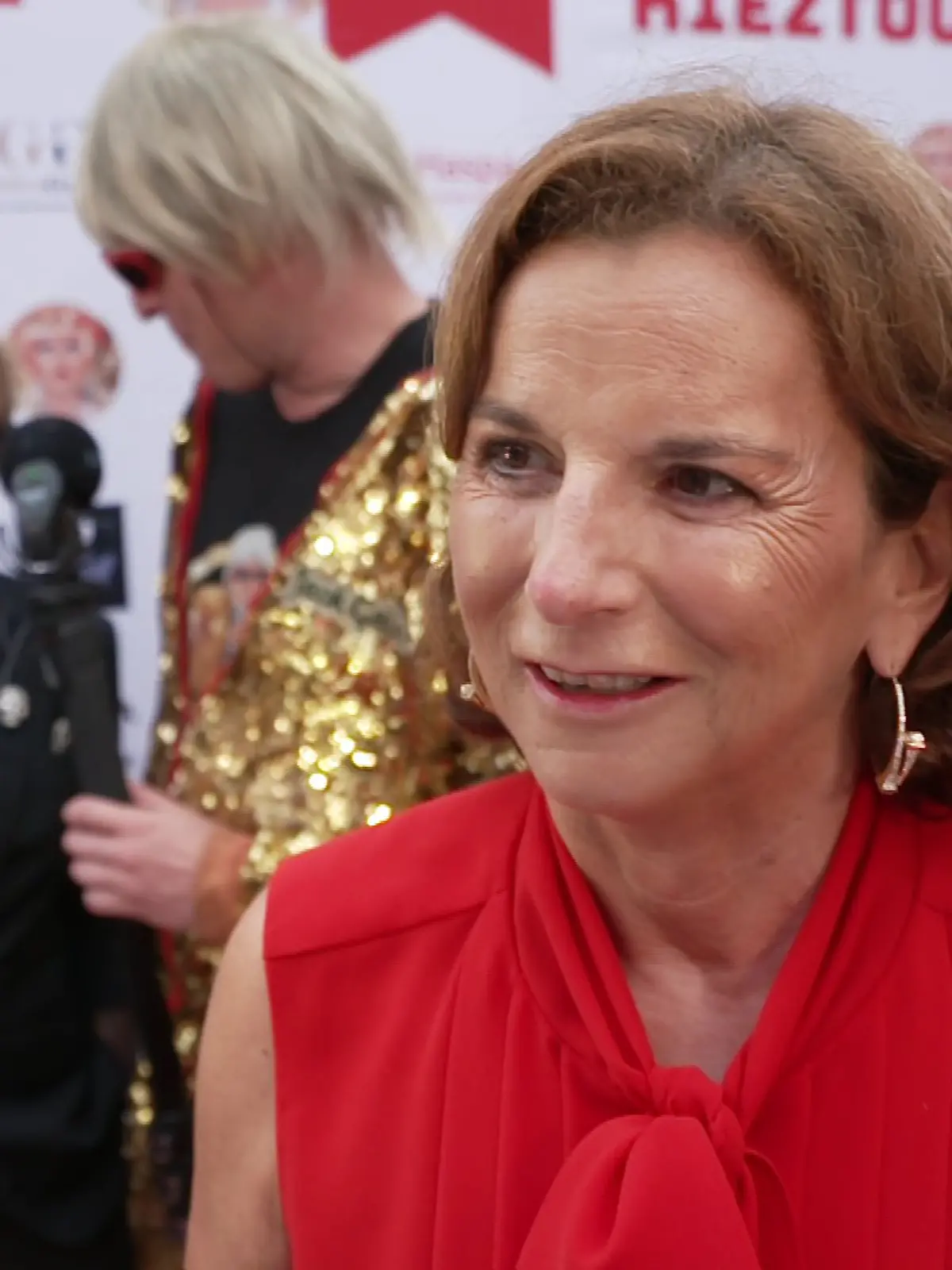 Claudia Obert 