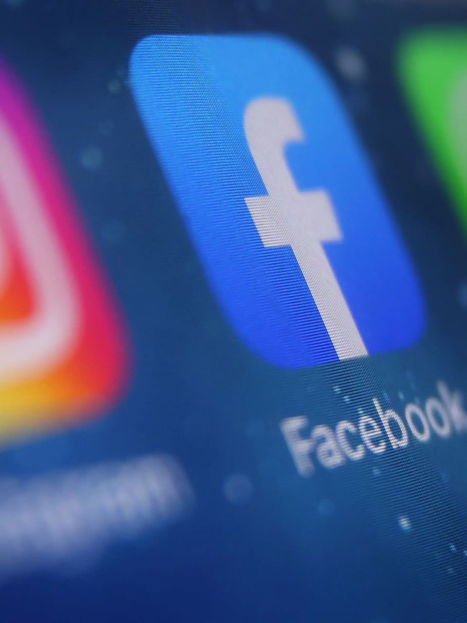 Bild zu: "Perverse Männer-Facebookgruppe „Mia Moglie” veröffentlicht intime Bilder von ahnungslosen Frauen! "