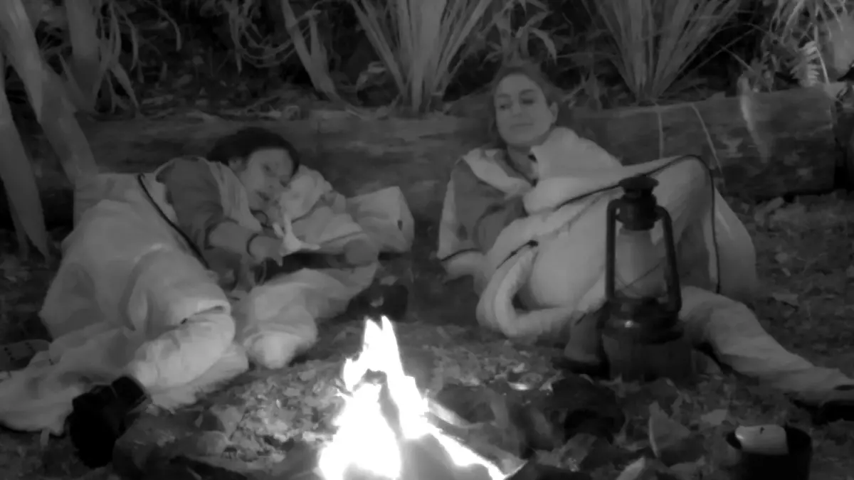 ACHTUNG: SPERRFRIST FÜR ALLE MEDIEN BIS SONNTAG, 15.01.2023, 23.45 UHR !!! Tag 3 im Camp. Tessa Bergmeier (r.) öffnet sich gegenüber Jana URKRAFT Pallaske bei einer gemeinsamen Nachtwache und spricht offen über ihre Bipolarität.
Die Verwendung des sendungsbezogenen Materials ist nur mit dem Hinweis und Verlinkung auf RTL+ gestattet.