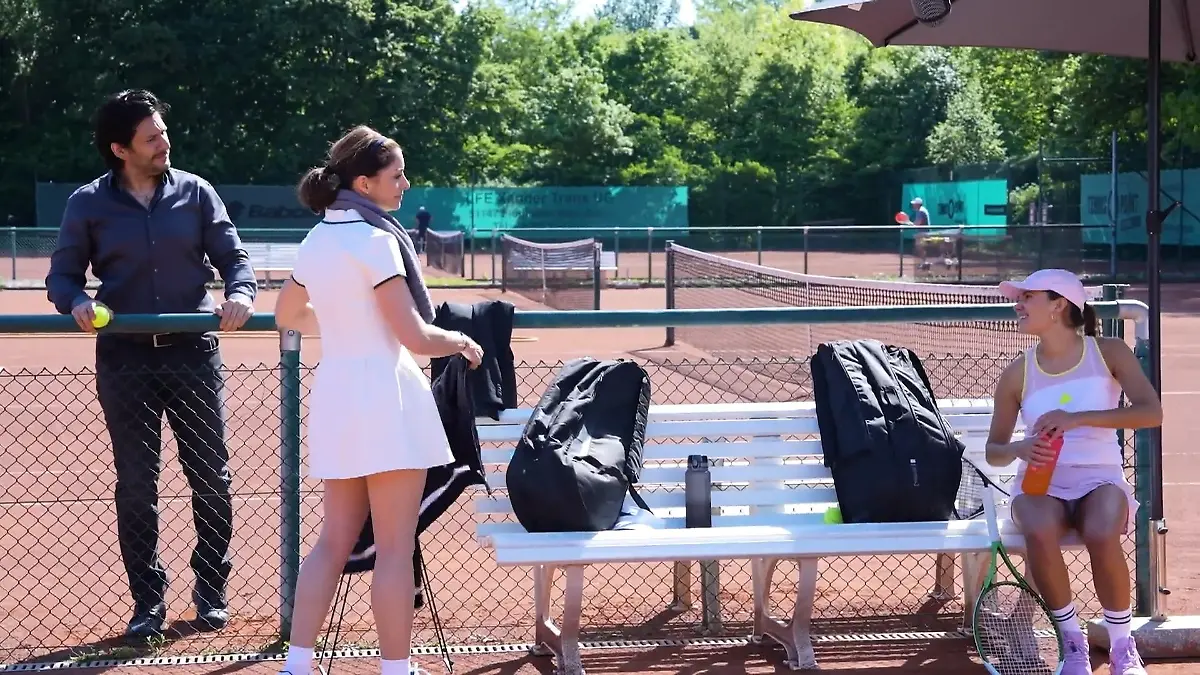 „Alles was zählt“-Stars schwärmen von neuer Location Ab auf den Tennisplatz!