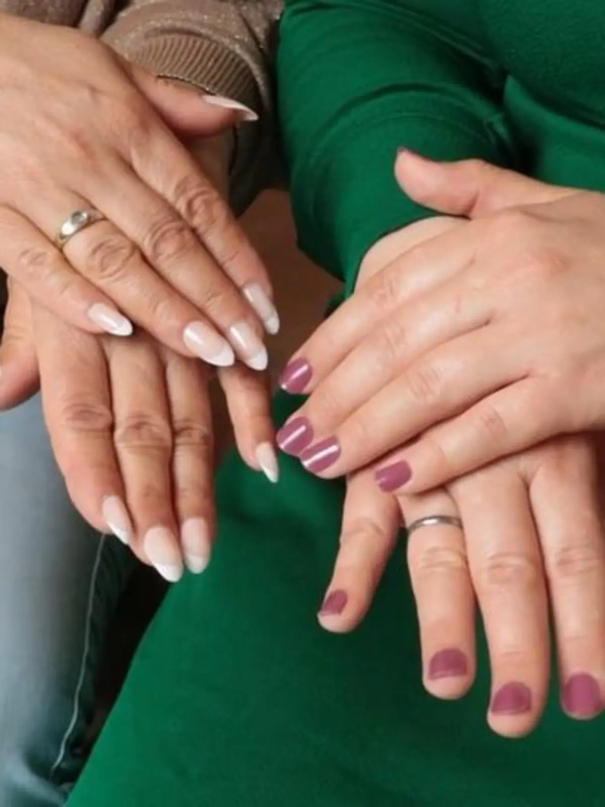 Bild zu: "Nagelfolien und Press-On-Nägel jetzt auch von Eigenmarken – was taugt die Maniküre zum Kleben?"