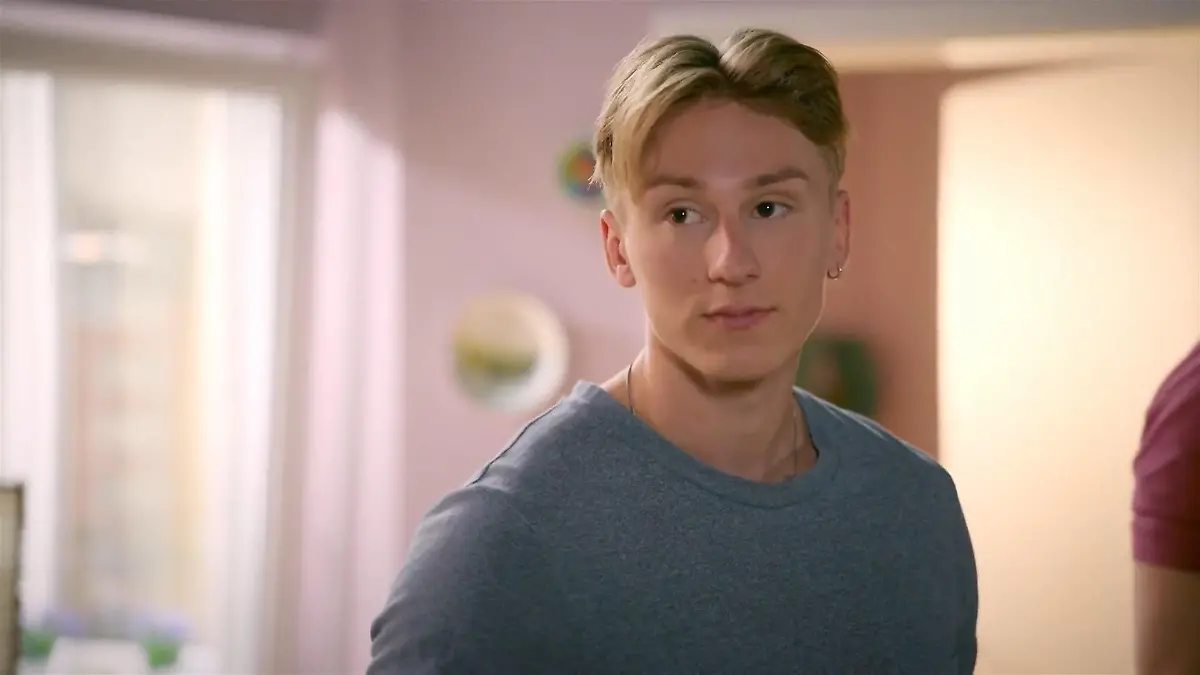 Lennox ist unsicher, ob er seine Mutter einladen soll AWZ-Folge vom 06.08.25 auf RTL+