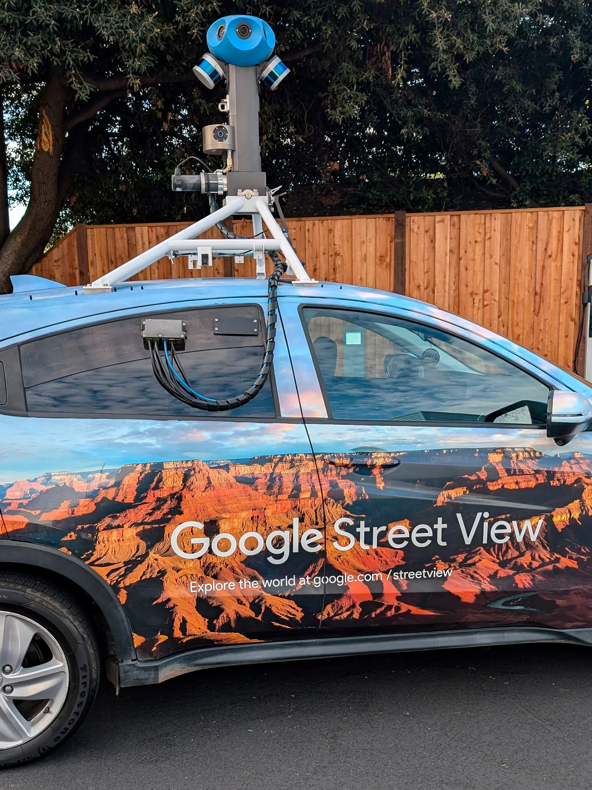 Mit solchen Autos ist Google für den Dienst Street View unterwegs (Symbolbild).