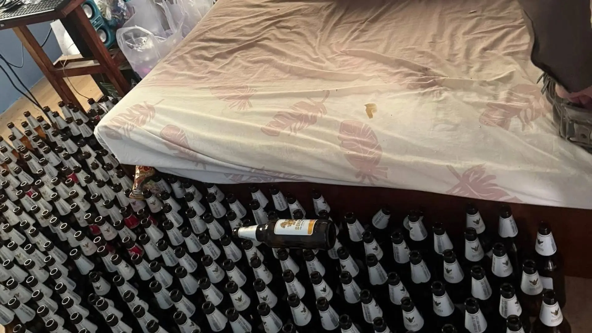 Thaweesak Namwongsa aus Thailand ist mit 44 Jahren gestorben, weil er einen Monat lang nichts anderes trank, als Bier. 
