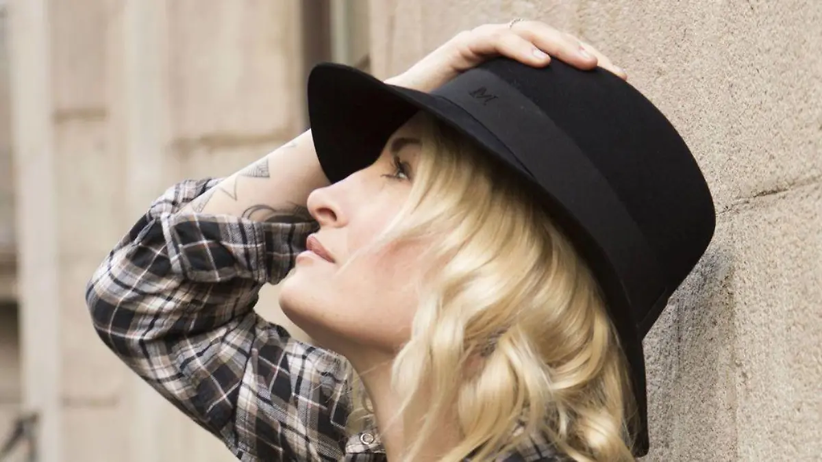 Der Blick geht nach oben: Sarah Connor singt sich in den Album-Charts an die Spitze