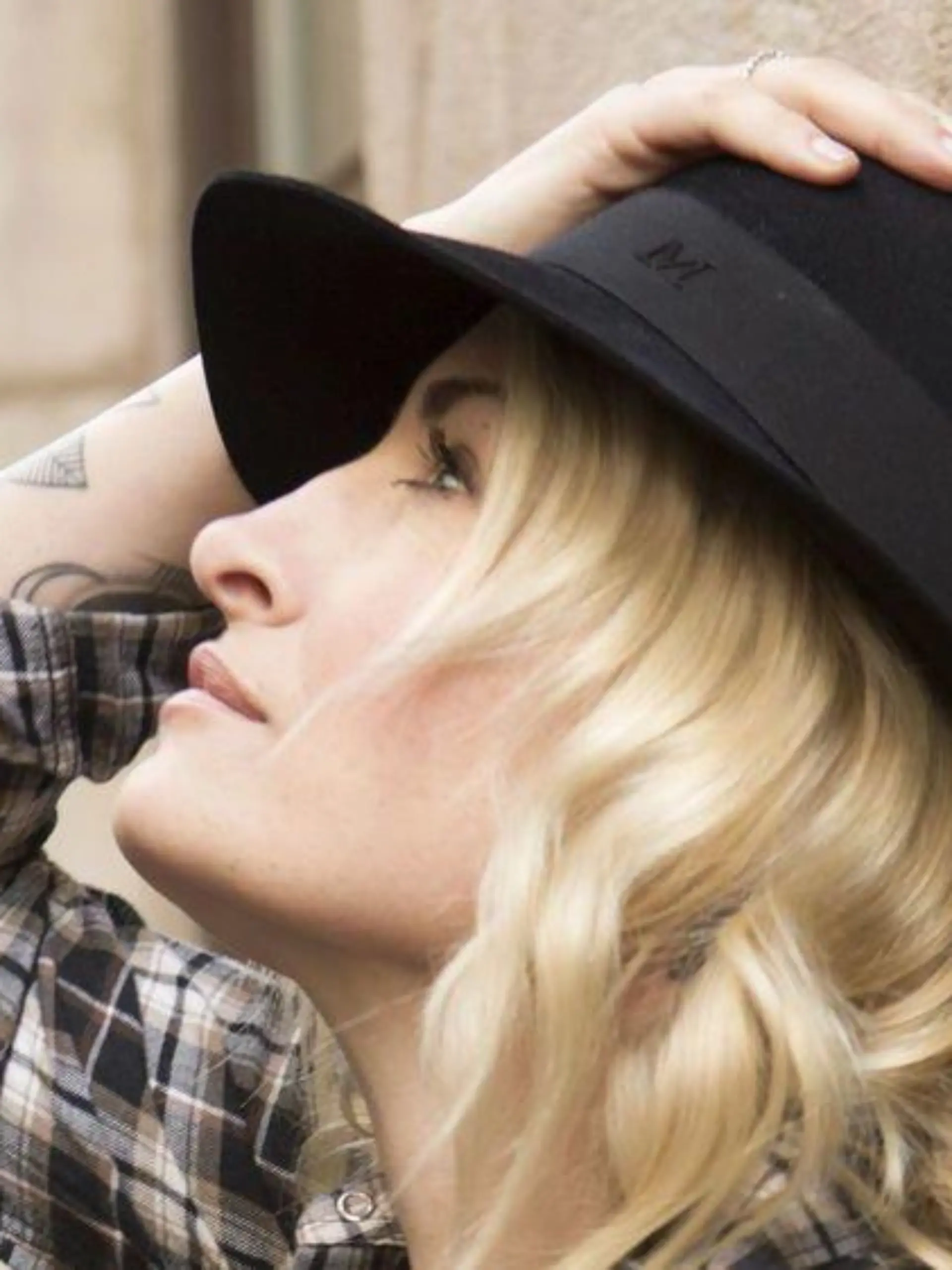 Der Blick geht nach oben: Sarah Connor singt sich in den Album-Charts an die Spitze