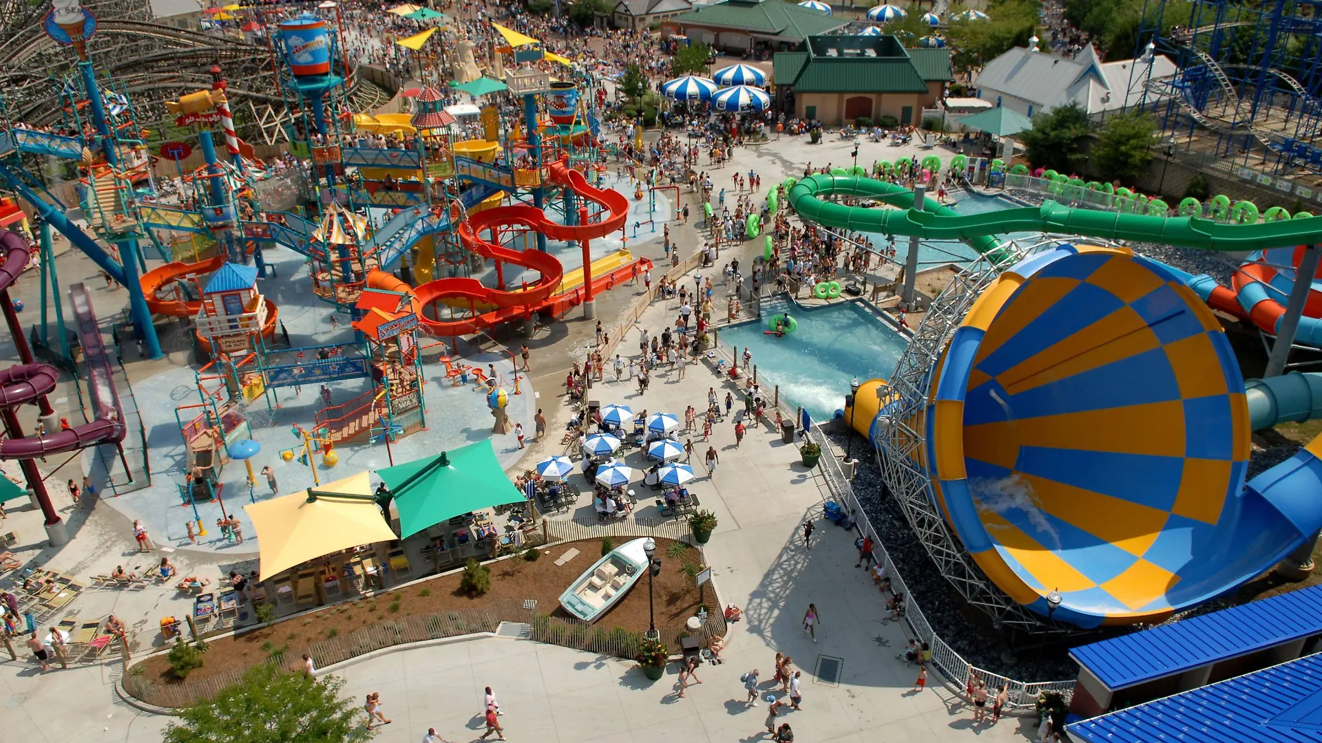 July 6, 2007 - U.S. - Visitors to the boardwalk at Hersheypark are treated to an ocean side ambiance in the hills of Hershey, Pennsylvania, Friday, July 6, 2007. ( /Allentown Morning Call/MCT) PUBLICATIONxINxGERxSUIxAUTxONLY - ZUMAm67_ 20070706_baf_m67_141 Copyright: xMaxxW.xOrensteinx