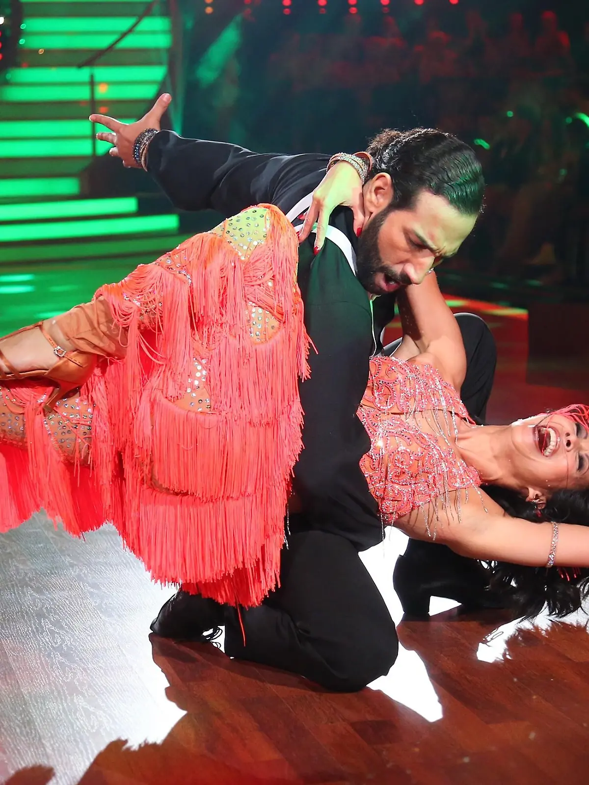 Minh-Khai Phan-Thi und Massimo Sinató.        Verwendung der Bilder für Online-Medien ausschließlich mit folgender Verlinkung: 'Alle Infos zu 'Let's Dance' im Special bei RTL.de: http://www.rtl.de/cms/sendungen/show/lets-dance.html