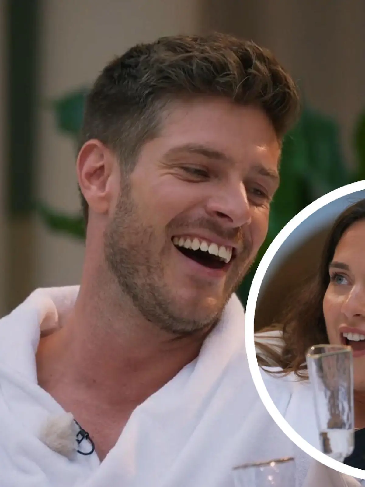 Bild zu: "Als Bachelor Martin sein Frühstück offenbart, staunt Leonie"