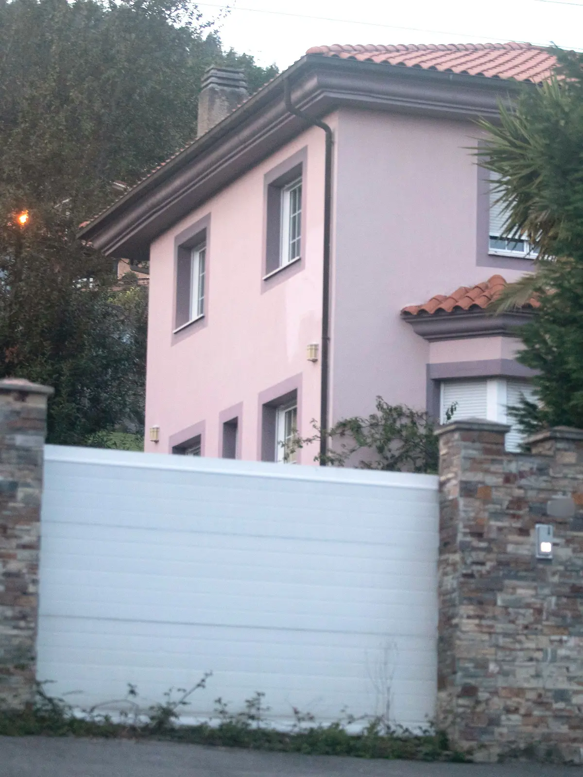 Bild zu: "„Horrorhaus“ in Oviedo: Eltern müssen nach Isolation ihrer Kinder fast drei Jahre in Haft"
