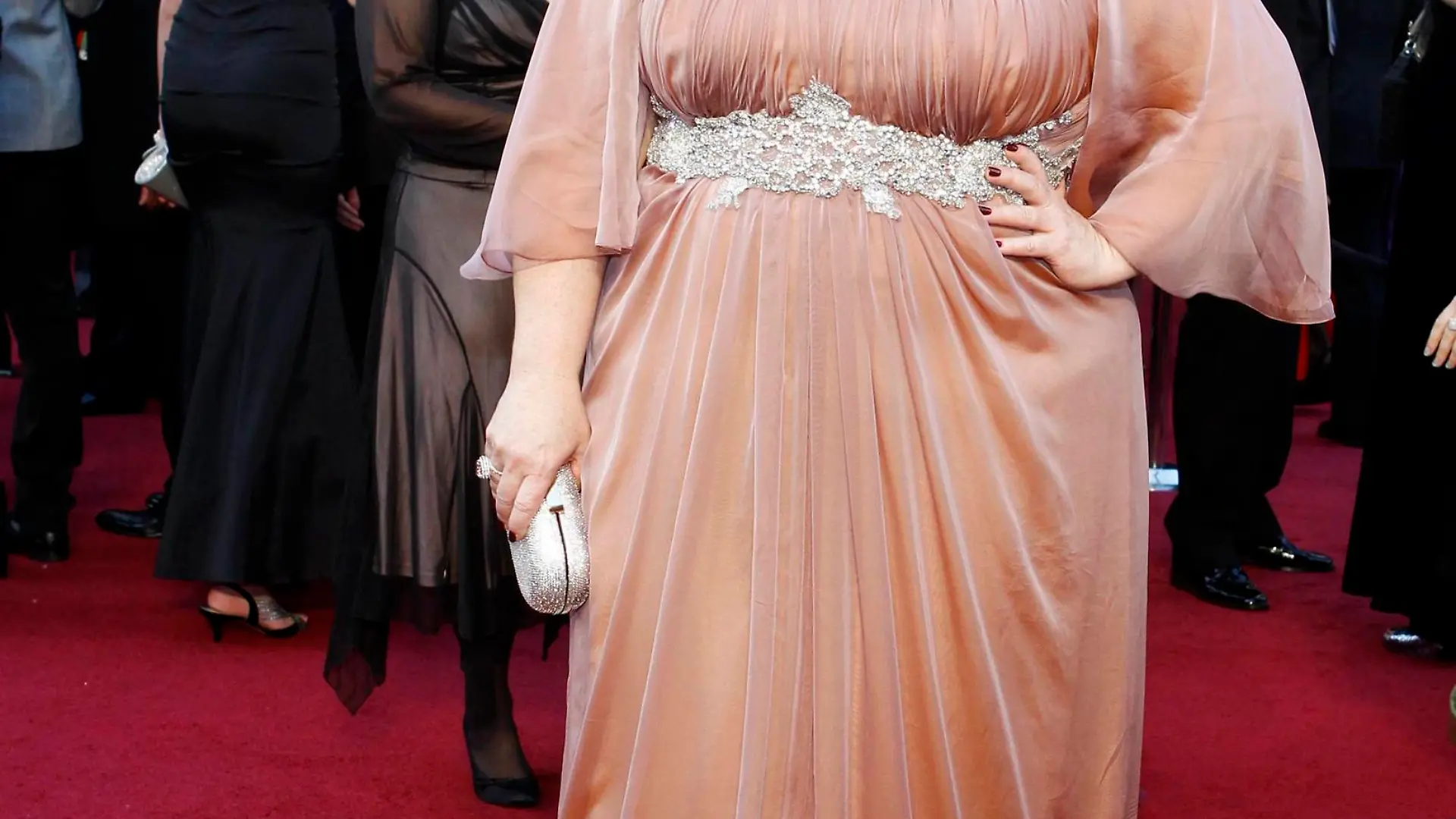 Melissa McCarthy, best supporting actress nominee for her role in "Bridesmaids", arrives at the 84th Academy Awards in Hollywood, California, February 26, 2012. REUTERS/Mario Anzuoni (UNITED STATES - Tags: ENTERTAINMENT) (OSCARS-ARRIVALS)