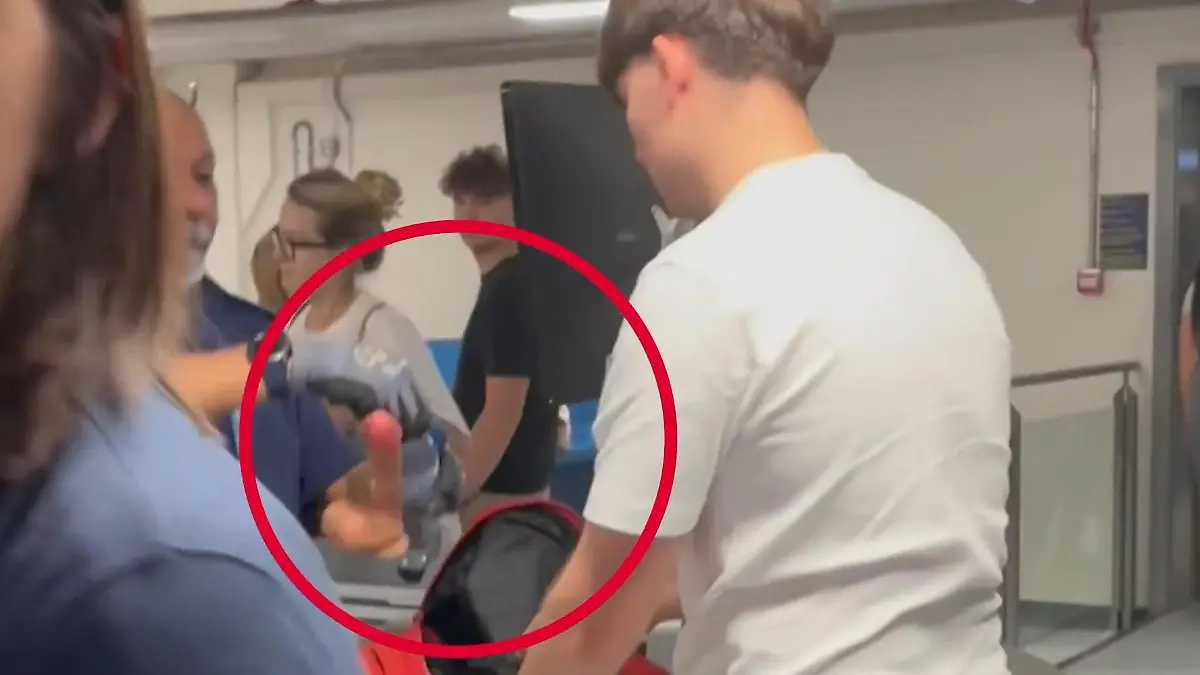 Achtung, heies Gepck!: Dildo an Bord  dieser Airport-Check bringt nicht  nur den Scanner zum Glhen