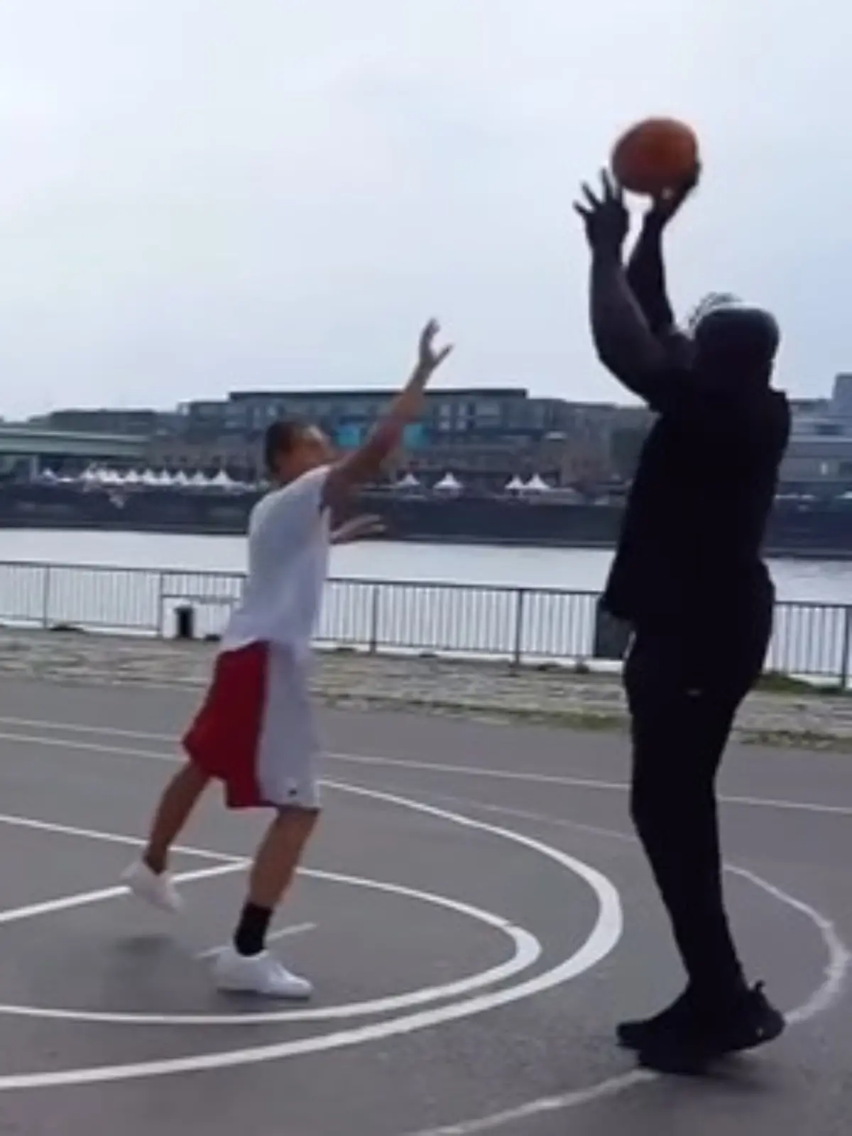 Shaquille O’Neal beim Basketball in Köln