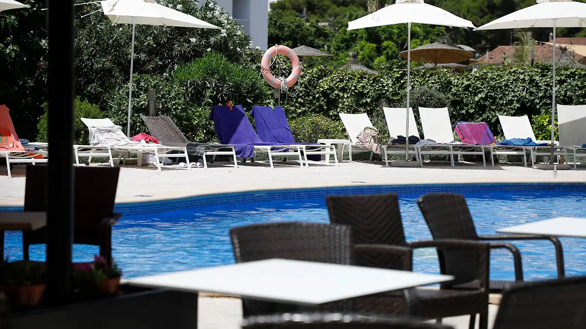 Bild zu: "Mega-Urteil! Sonnenliegen ständig reserviert – Urlauber bekommt Geld zurück"