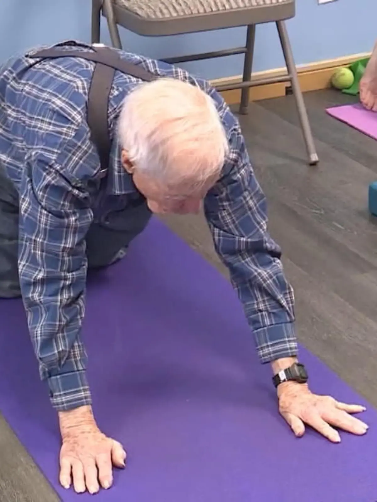 Don Burns aus Missouri hat anscheinend das Rezept für das ewige, gesunde Leben gefunden. Der US-Amerikaner ist nämlich vor Kurzem 100 Jahre alt geworden – und ist immer noch fit! Sein Geheimnis? Yoga!