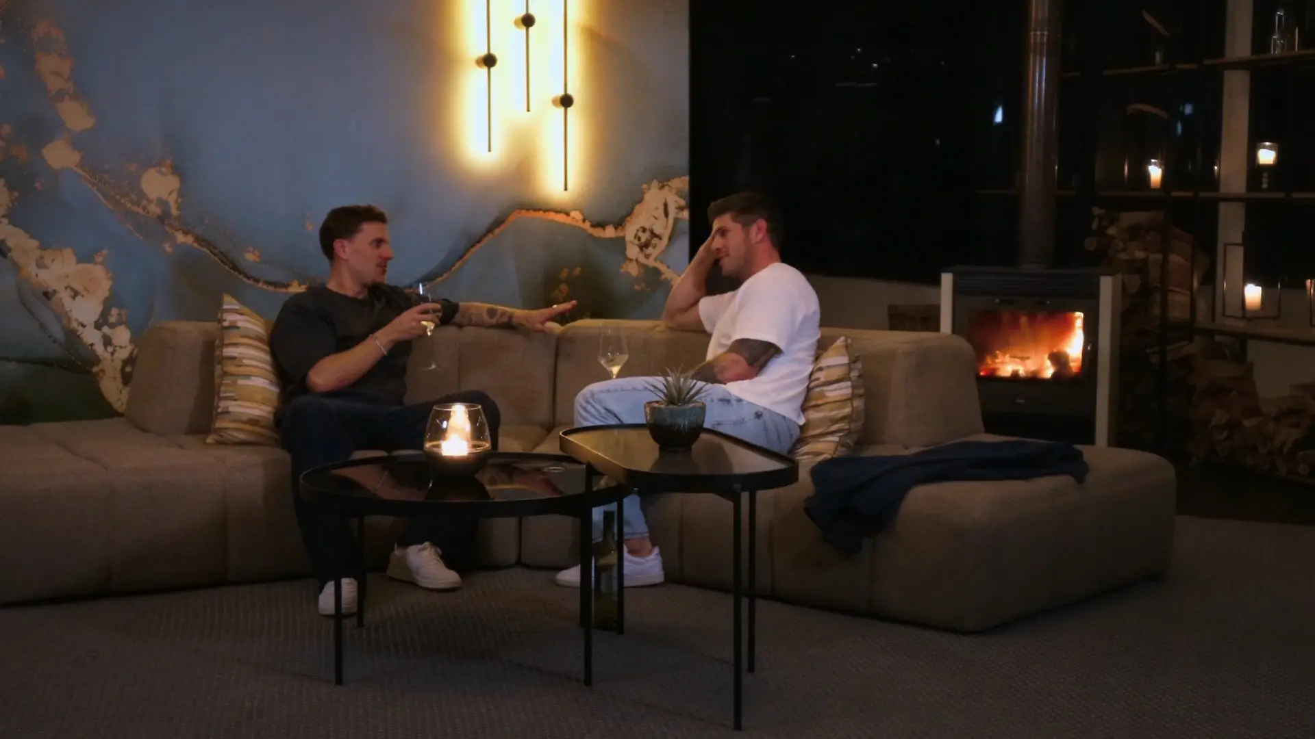 Bachelor Felix und Martin in ihrer Villa.
